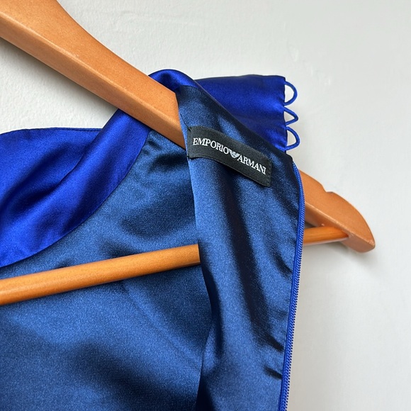 EMPORIO ARMANI 2-tone, cobalt blue silk top & black wool bottom dress size 6 - Picture 7 of 9